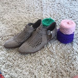 Natural taupe ankle boots
